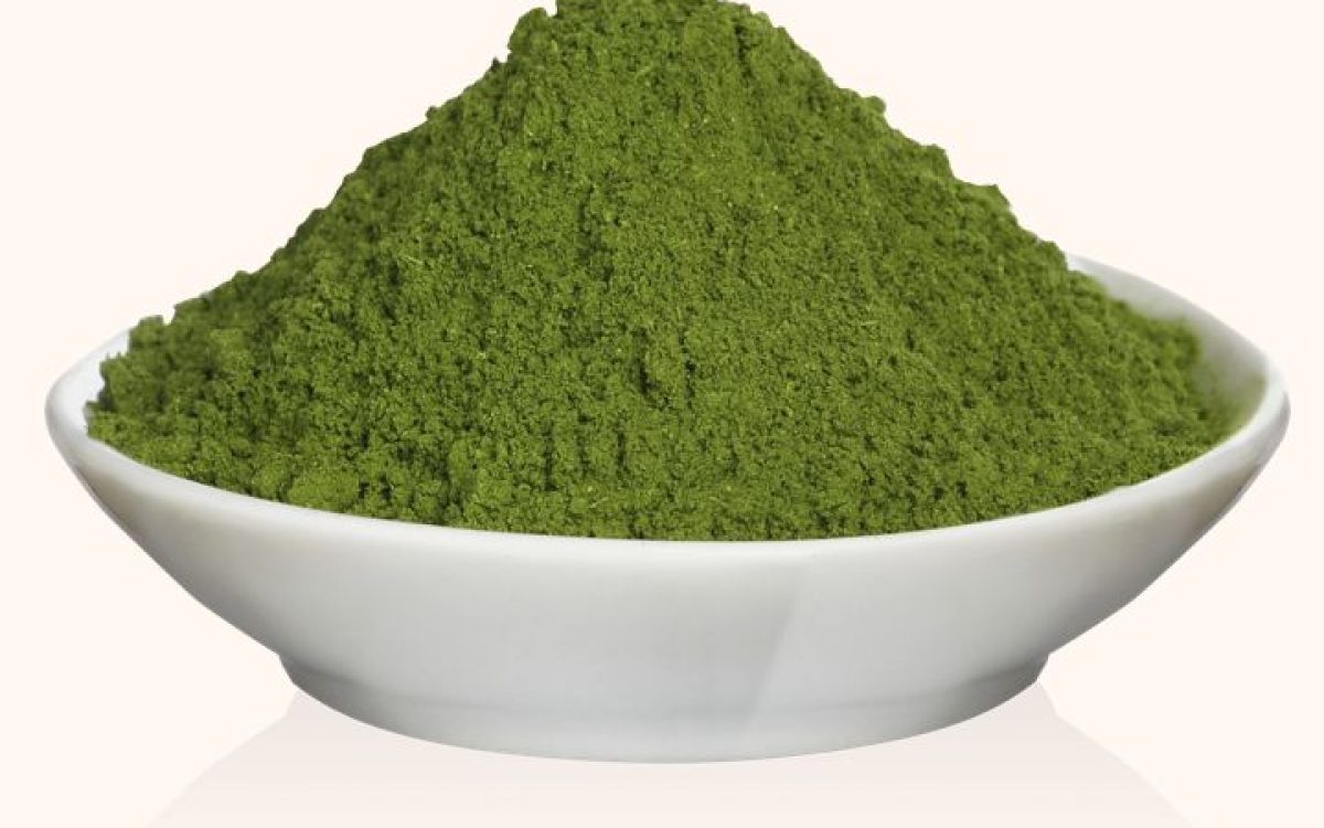 Moringa leaf capsules compared to powder
